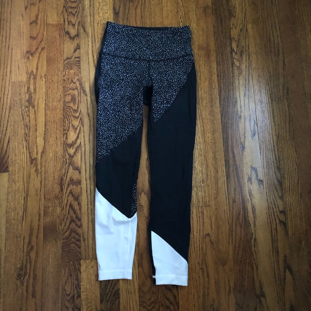 Lululemon high rise luxtreme 7/8 leggings - size 4
